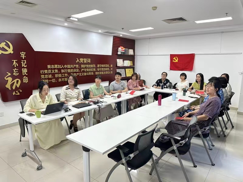 2-讲座现场-1.jpg